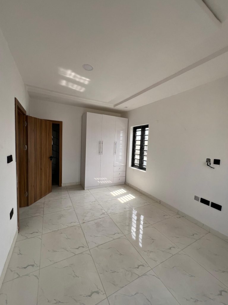 PHOTO-2025-04-24-00-09-44